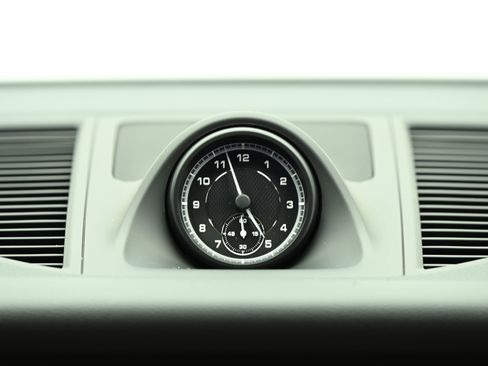 Used 2025 Porsche Macan image 42