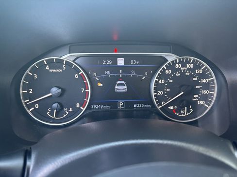 Used 2023 Nissan Altima 2.0 SR FWD image 14