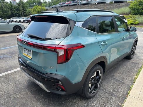 Certified 2024 Kia Seltos EX AWD/4WD image 6