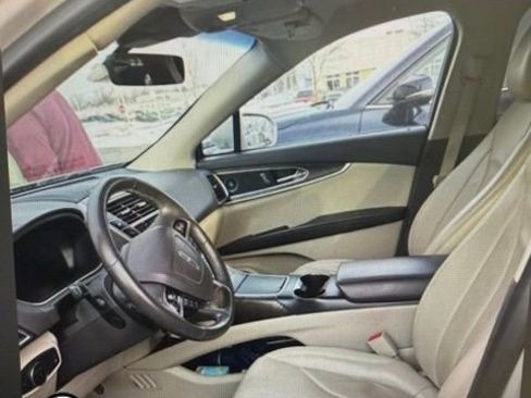 Used 2019 Lincoln Nautilus Reserve image 3