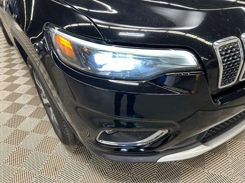 Used 2019 Jeep Cherokee Limited AWD/4WD image 5