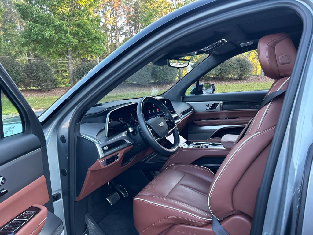 Used 2026 Cadillac Vistiq Platinum AWD/4WD image 42