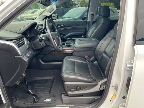 Used 2020 Chevrolet Suburban LT AWD/4WD image 7