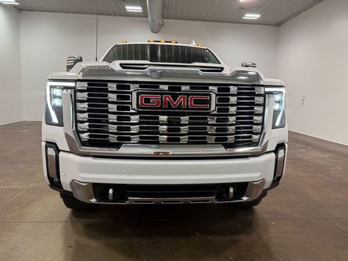 Used 2024 GMC Sierra 3500 Denali w/ Denali Reserve Package image 41