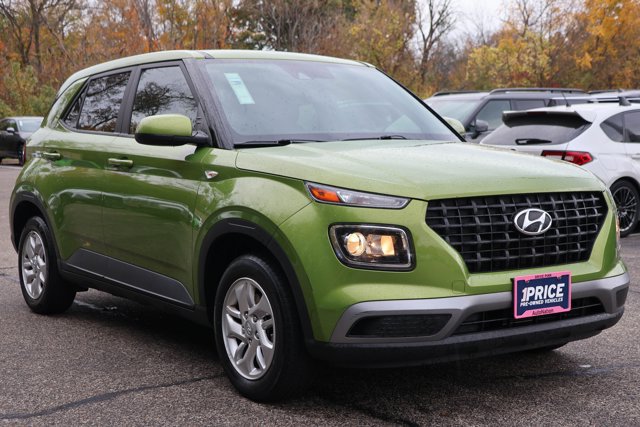 Used 2022 Hyundai Venue SE w/ Cargo Package FWD image 3