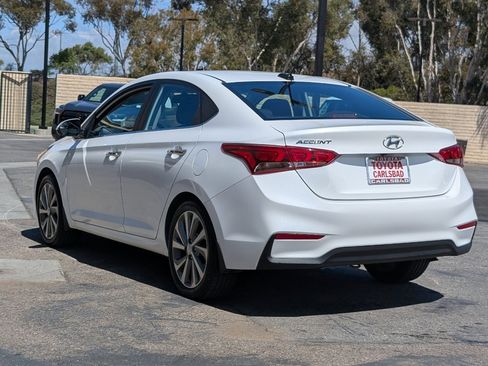 Used 2022 Hyundai Accent Limited image 12