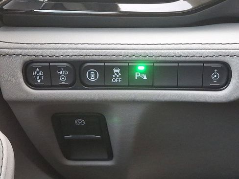 Certified 2025 Acura MDX w/ Advance Package image 24