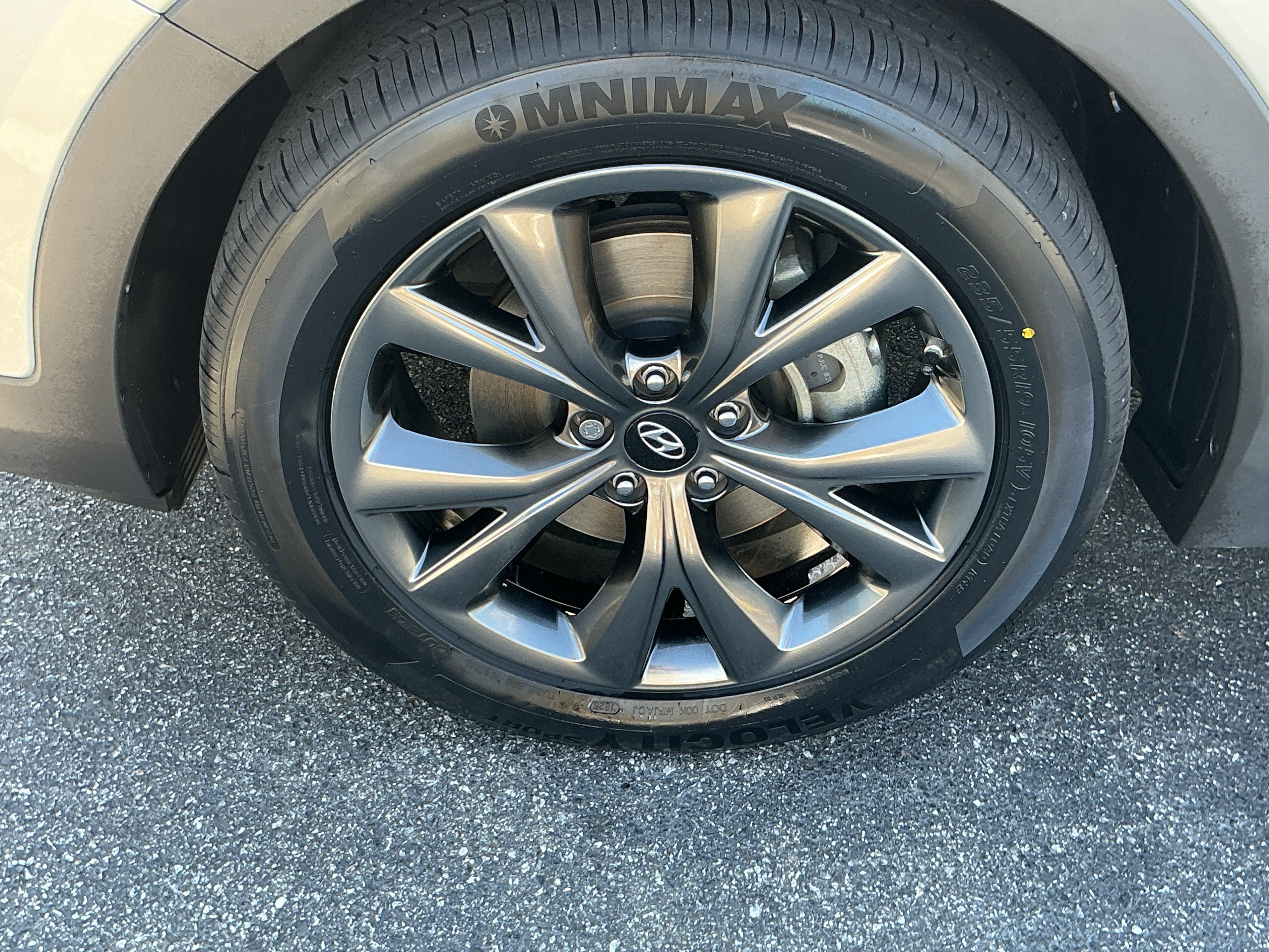 Used 2017 Hyundai Santa Fe Sport w/ Cargo Package FWD image 9