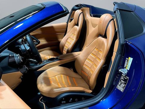 Used 2022 Ferrari 812 GTS RWD image 19