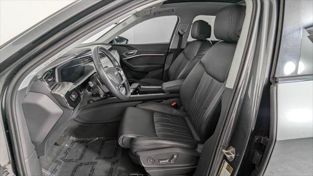 Used 2021 Audi e-tron Prestige w/ Prestige Package AWD/4WD image 14