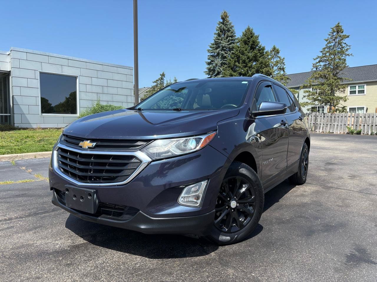 Used 2018 Chevrolet Equinox LT w/ Sun & Infotainment Package FWD image 1
