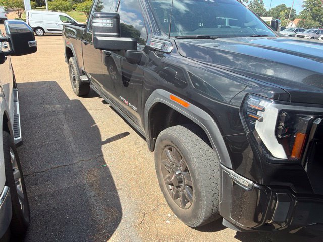 Used 2024 GMC Sierra 2500 AT4 w/ Technology Package AWD/4WD image 1