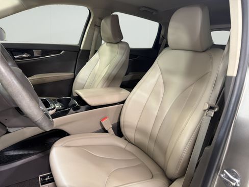 Used 2023 Lincoln Nautilus AWD image 9