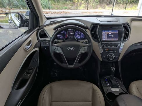 Used 2017 Hyundai Santa Fe Sport image 19