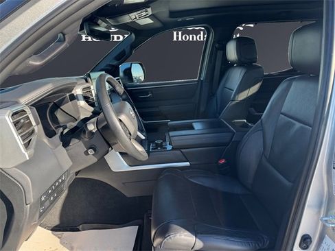 Used 2023 Toyota Tundra Platinum image 9
