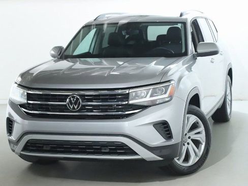 Used 2023 Volkswagen Atlas SE w/ Panoramic Sunroof Package AWD/4WD image 3
