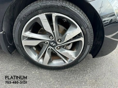 Used 2014 Hyundai Elantra Limited w/ Option Group 03 FWD image 19