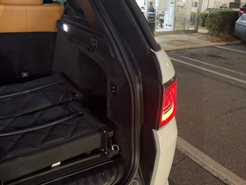 Used 2018 Land Rover Range Rover Sport HSE Dynamic image 14