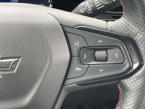 Used 2025 Chevrolet Trax RS w/ Driver Confidence Package FWD image 30