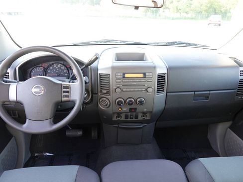 Used 2004 Nissan Titan XE w/ (PRF) Preferred Pkg AWD/4WD image 4