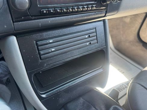 Used 1999 Porsche Boxster RWD image 30