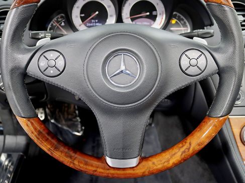 Used 2009 Mercedes-Benz SL 550 image 16