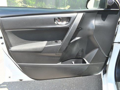 Used 2019 Toyota Corolla LE FWD image 13
