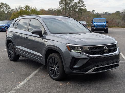 Used 2023 Volkswagen Taos S image 11