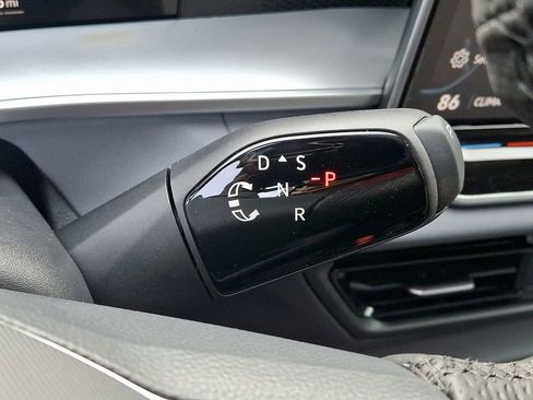 New 2026 Volkswagen Tiguan SE R-Line image 10