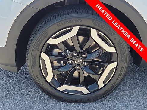 Used 2024 Kia Telluride S FWD image 7