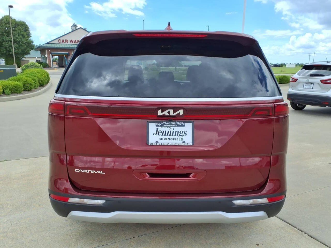 Used 2024 Kia Carnival EX FWD image 25