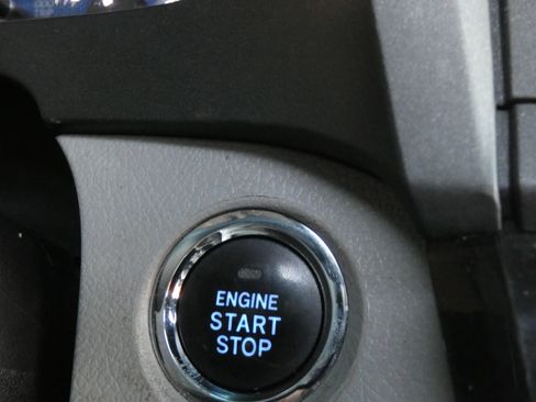 Used 2015 Toyota Sienna XLE image 55