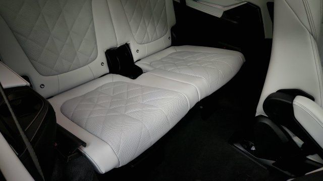 Used 2024 BMW X7 xDrive40i w/ Premium Package AWD/4WD image 43