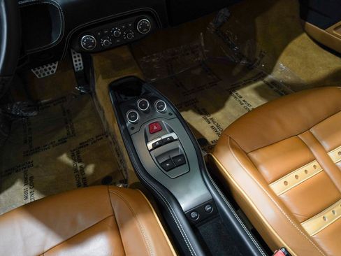 Used 2014 Ferrari 458 Spider image 13