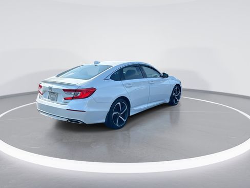 Used 2018 Honda Accord Sport image 9