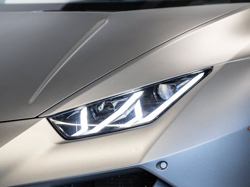 Used 2021 Lamborghini Huracan EVO RWD image 24