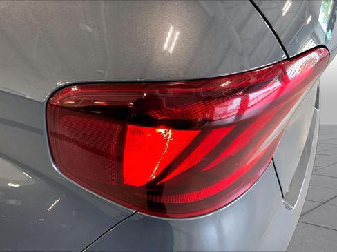 Certified 2025 Hyundai Venue SEL FWD image 27