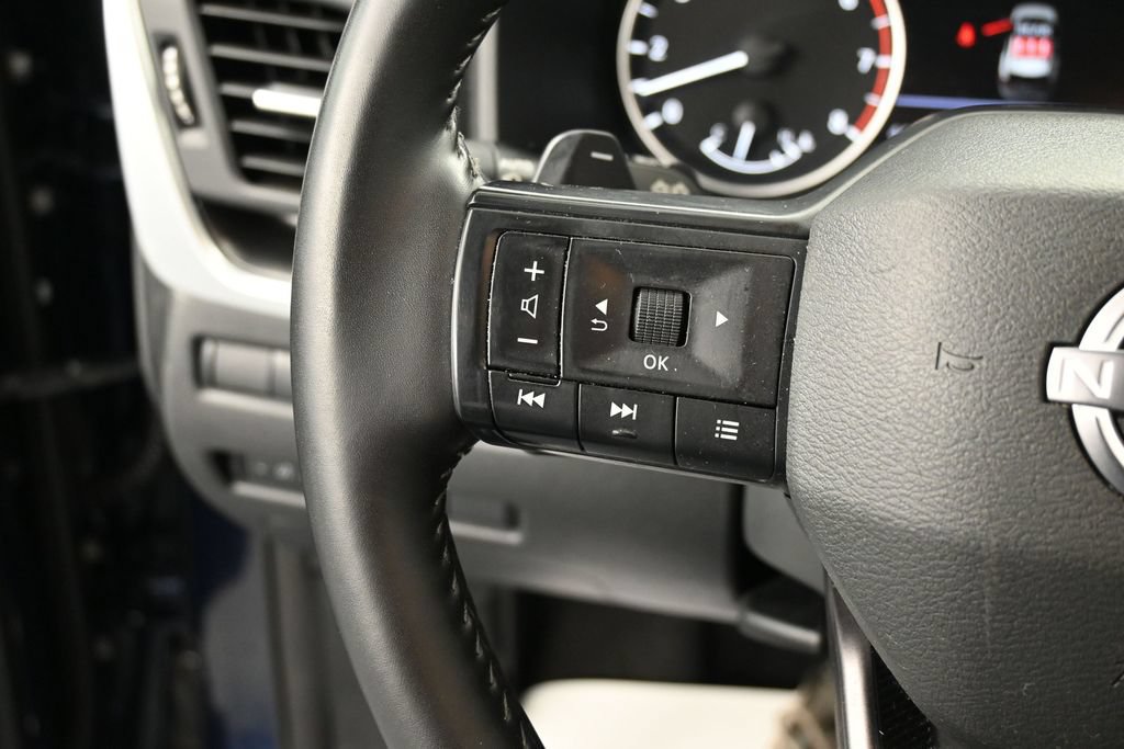 Used 2025 Nissan Rogue SV FWD image 28