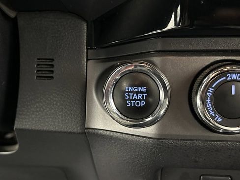 Used 2017 Toyota Tacoma TRD Off-Road w/ Tow Package (A/T) image 21