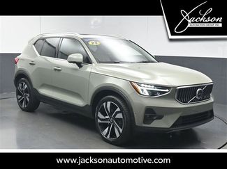 Used 2023 Volvo XC40 B5 Plus w/ Protection Package Premier video 1