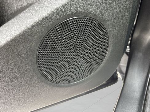 Used 2019 Ford Escape SE image 18