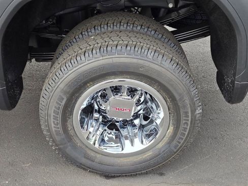 New 2026 GMC Sierra 3500 SLE image 5