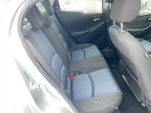 Used 2020 Toyota Yaris LE image 19