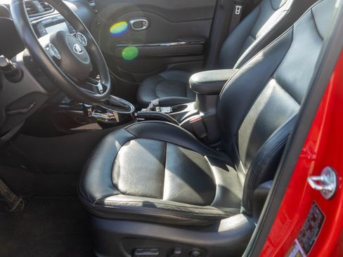 Used 2016 Kia Soul ! w/ Premium Package FWD image 12