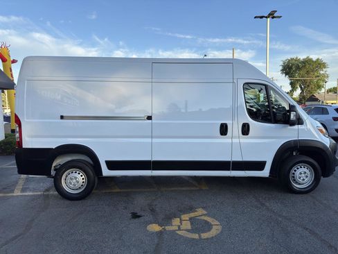 Used 2025 RAM ProMaster 2500 w/ Convenience Group FWD image 13