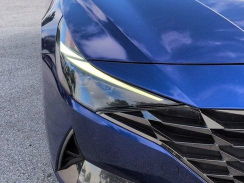 Used 2021 Hyundai Elantra Limited FWD image 9