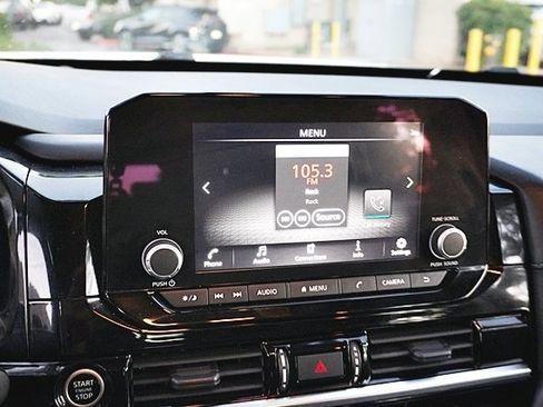 Used 2023 Nissan Pathfinder SV image 23