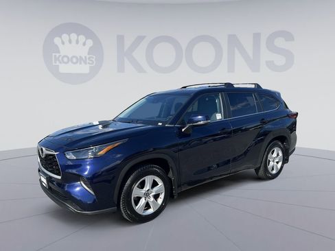 Used 2023 Toyota Highlander L AWD/4WD image 1