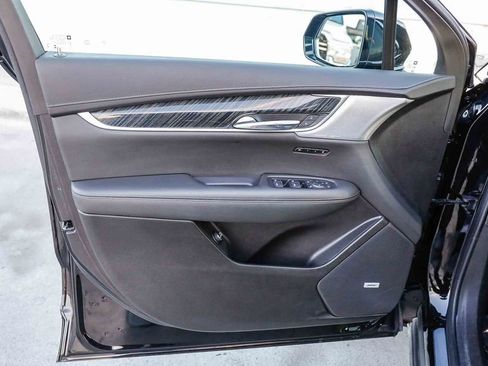 Used 2024 Cadillac XT6 Premium Luxury image 23