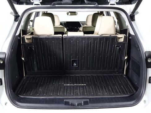 Used 2022 Toyota Highlander Limited image 22